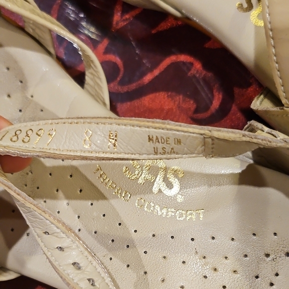 SAS Cream Strappy Sandals - Picture 6 of 8